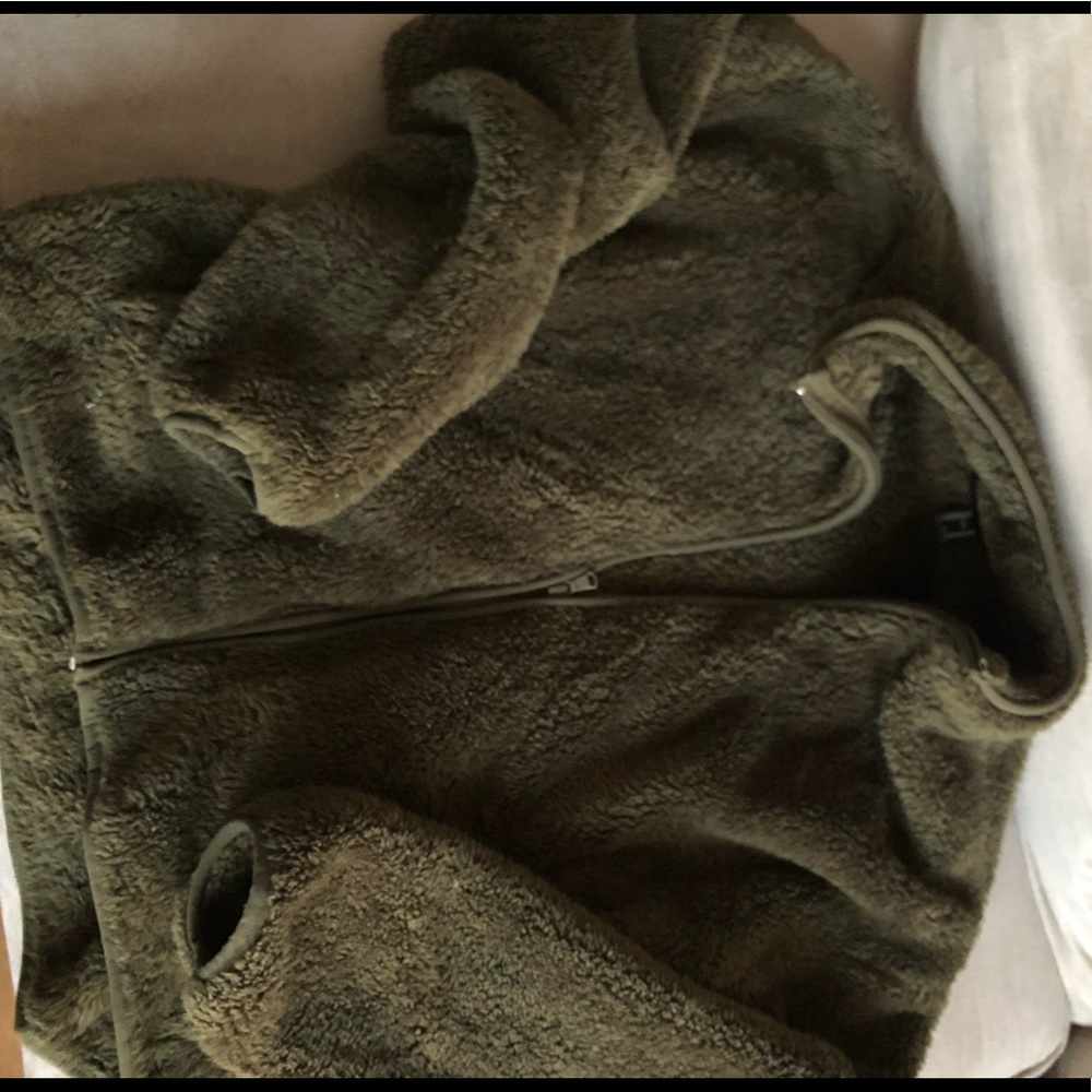 Forever 21 fleece olive teddy